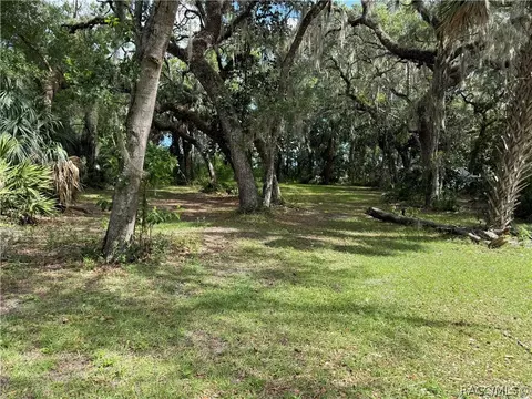 5217 E Parsons Point Rd, Hernando, FL 34442