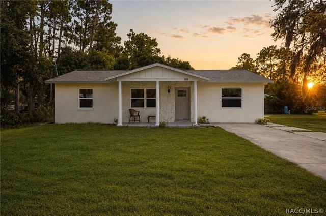 7054 W Village Dr, Homosassa, FL 34446