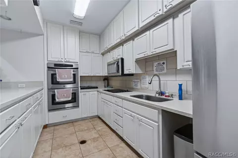 Kitchen - 1603 N Foxboro Loop, Crystal River, FL 34429 photo 5 of 5
