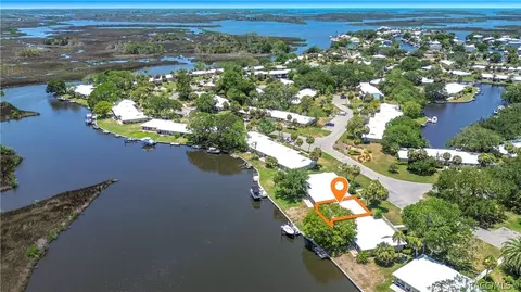 11408 W Bayshore Dr, Crystal River, FL 34429