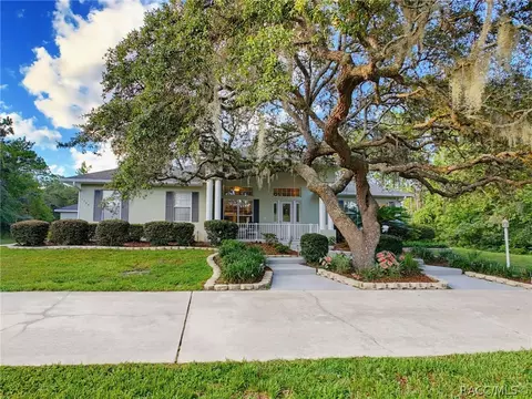 1709 W Pine Ridge Blvd, Beverly Hills, FL 34465