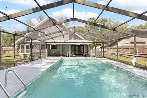 Exterior - 30 River Trail Dr, Inglis, FL 34449 photo 5 of 18