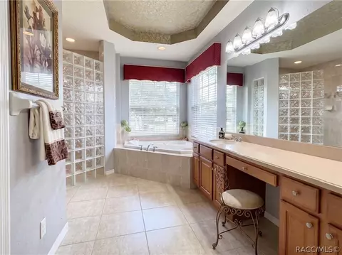 Bath - 286 W Redsox Path, Hernando, FL 34442 photo 1 of 10