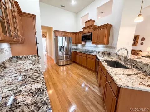 Kitchen - 286 W Redsox Path, Hernando, FL 34442 photo 2 of 7