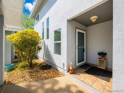 11025 W Harbor Watch Loop, Crystal River, FL 34428