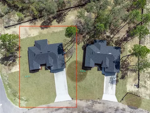 9609 N Vaughn Dr, Citrus Springs, FL 34433