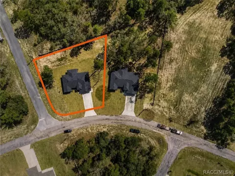 9609 N Vaughn Dr, Citrus Springs, FL 34433