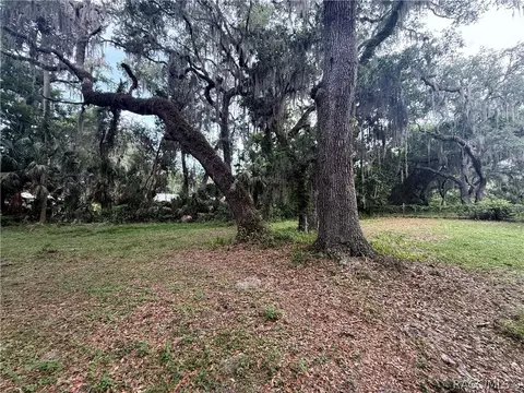 Exterior - 271 Hudson St, Inglis, FL 34449 photo 8 of 11