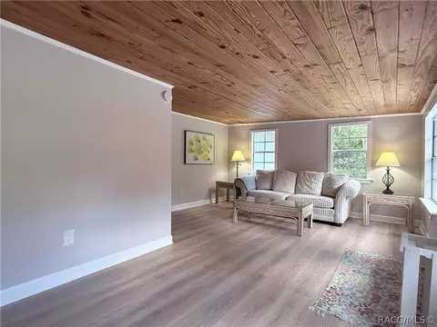 Living - 271 Hudson St, Inglis, FL 34449 photo 2 of 4