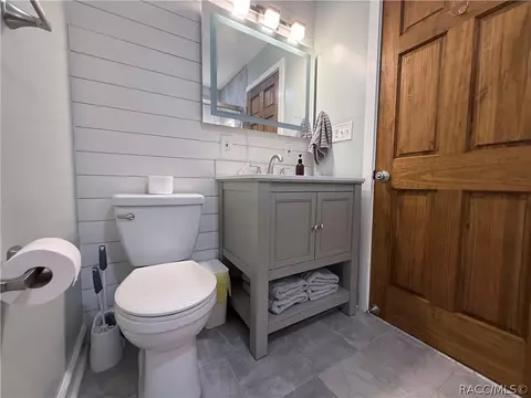 Bath - 271 Hudson St, Inglis, FL 34449 photo 4 of 5