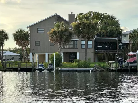 2261 N Harmony Ter, Crystal River, FL 34429