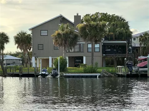 2261 N Harmony Ter, Crystal River, FL 34429