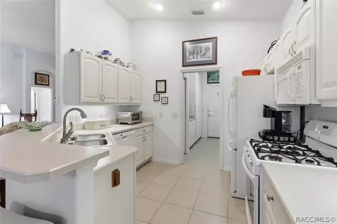 Kitchen - 984 W Silver Meadow Loop, Hernando, FL 34442 photo 1 of 2