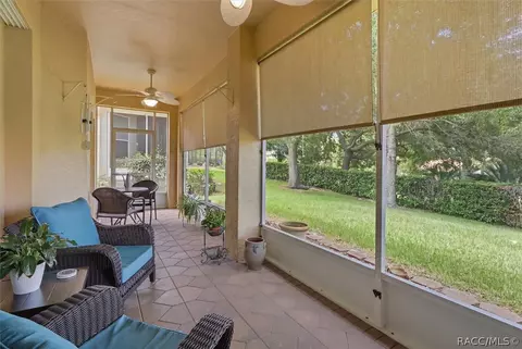Exterior - 984 W Silver Meadow Loop, Hernando, FL 34442 photo 6 of 10