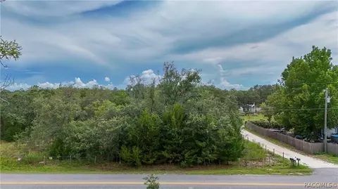 4518 W Meadow St, Homosassa, FL 34448