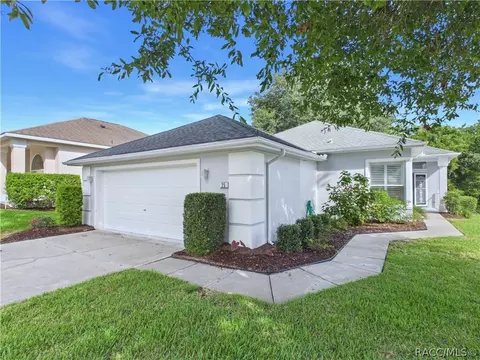 25 S Byrsonima Ct, Homosassa, FL 34446