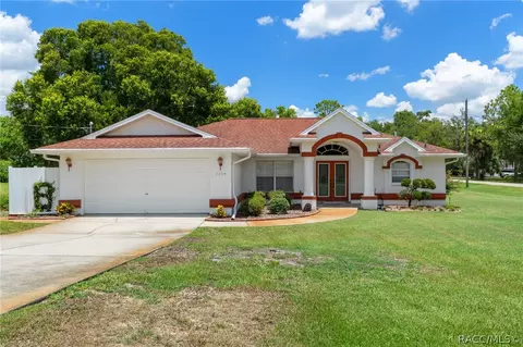 7229 W Milwe Ln, Crystal River, FL 34429