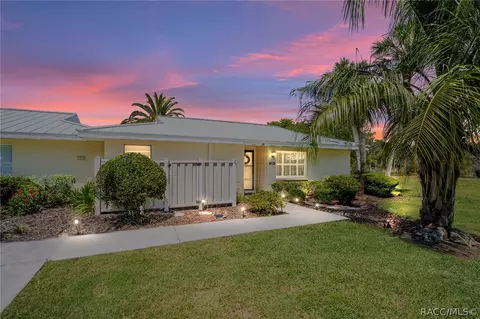 11364 W Bayshore Dr, Crystal River, FL 34429