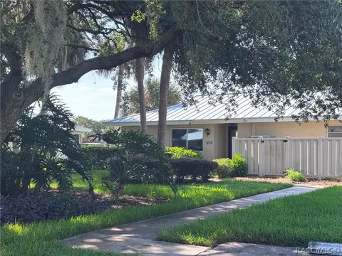 11402 W Bayshore Dr, Crystal River, FL 34429