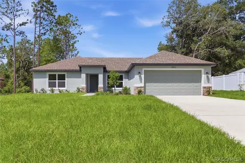 8852 N Travis Dr, Dunnellon, FL 34434