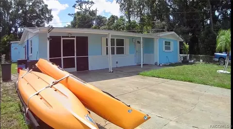 1650 Bold Ln, Holiday, FL 34691
