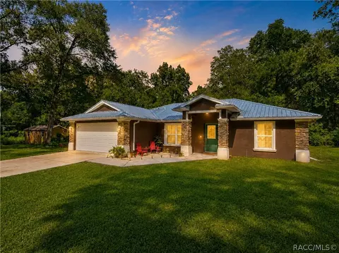 9711 S Berkshire Ave, Inverness, FL 34452