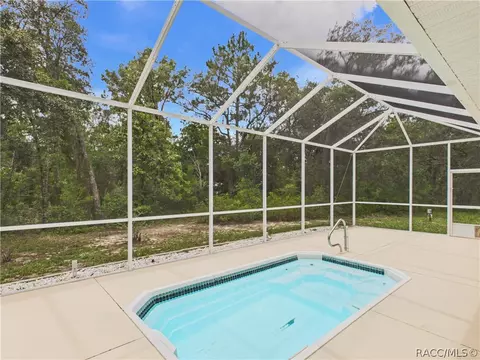 16 E Primula Ct, Homosassa, FL 34446