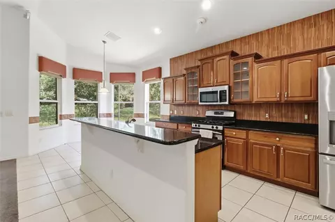 Kitchen - 1683 N Shadowview Path, Hernando, FL 34442 photo 2 of 5
