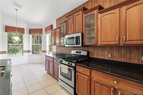 Kitchen - 1683 N Shadowview Path, Hernando, FL 34442 photo 3 of 5