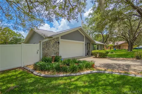 Exterior - 7112 N Croton Pt, Hernando, FL 34442 photo 4 of 10