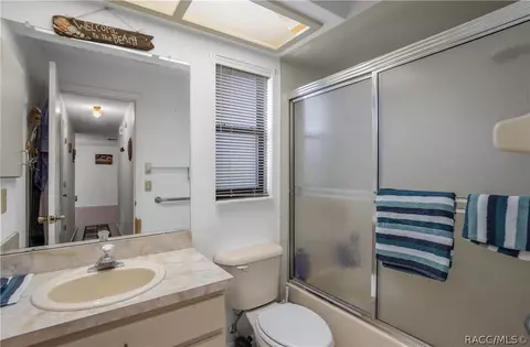 Bath - 7112 N Croton Pt, Hernando, FL 34442 photo 2 of 2
