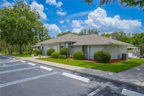 Exterior - 7112 N Croton Pt, Hernando, FL 34442 photo 6 of 10