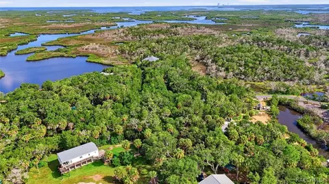 1114 S Urchin Pt, Crystal River, FL 34429 photo 10