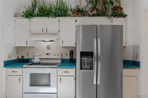 Kitchen - 3116 N Stratham Pt, Hernando, FL 34442 photo 5 of 6