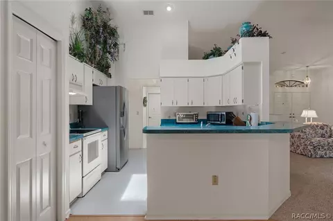 Kitchen - 3116 N Stratham Pt, Hernando, FL 34442 photo 2 of 6