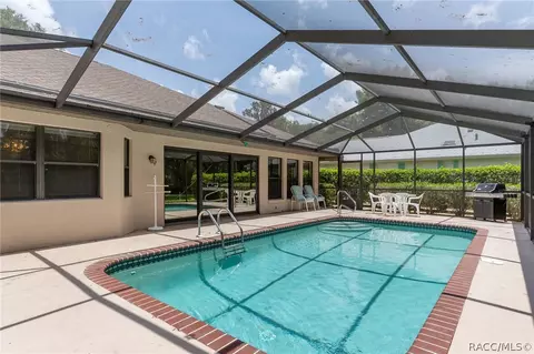 Exterior - 3116 N Stratham Pt, Hernando, FL 34442 photo 5 of 15