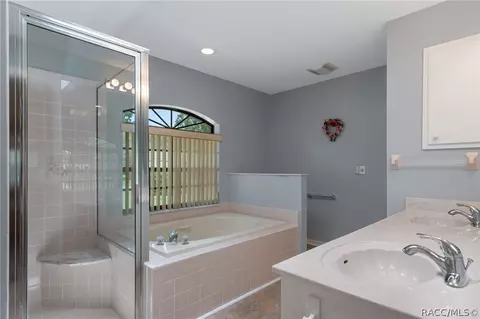 Bath - 3116 N Stratham Pt, Hernando, FL 34442 photo 1 of 5