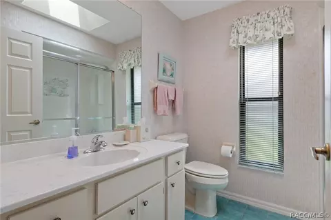 Bath - 3116 N Stratham Pt, Hernando, FL 34442 photo 4 of 5