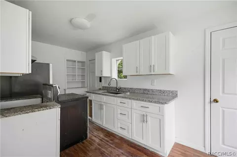Kitchen - 818 NE 9th Ave, Ocala, FL 34470 photo 6 of 6