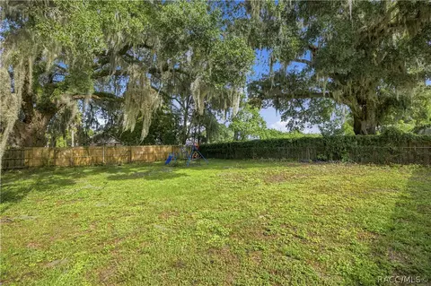 Exterior - 818 NE 9th Ave, Ocala, FL 34470 photo 6 of 8