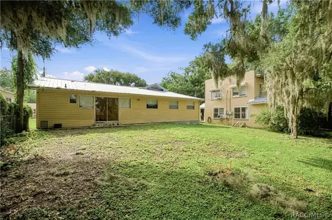 Exterior - 818 NE 9th Ave, Ocala, FL 34470 photo 7 of 8