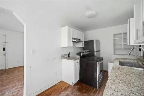 Kitchen - 818 NE 9th Ave, Ocala, FL 34470 photo 1 of 6