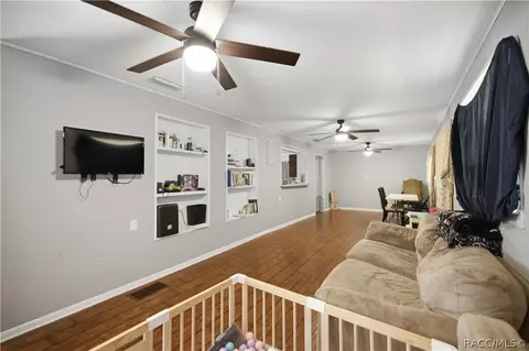 Living - 818 NE 9th Ave, Ocala, FL 34470 photo 4 of 5