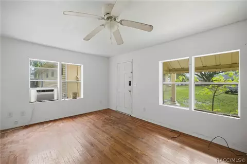 Living - 818 NE 9th Ave, Ocala, FL 34470 photo 5 of 5