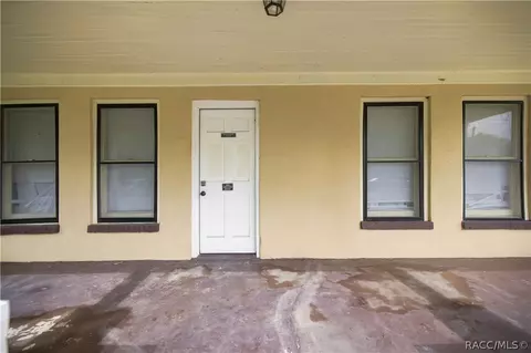 Exterior - 818 NE 9th Ave, Ocala, FL 34470 photo 3 of 8