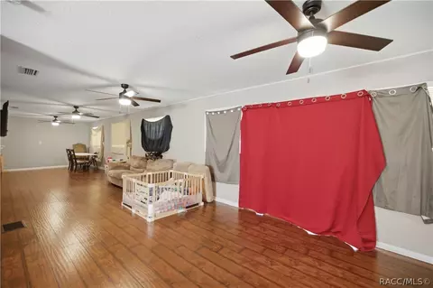 Living - 818 NE 9th Ave, Ocala, FL 34470 photo 3 of 5