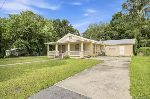Exterior - 818 NE 9th Ave, Ocala, FL 34470 photo 2 of 8