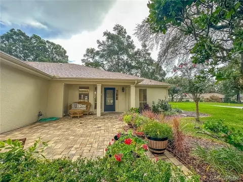 5941 W Dedham Trl, Crystal River, FL 34429