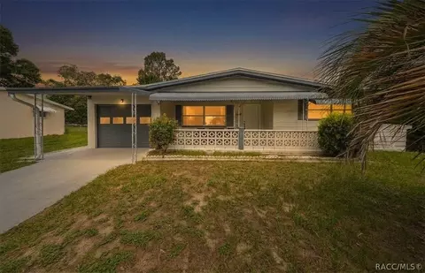 30 N Lincoln Ave, Beverly Hills, FL 34465