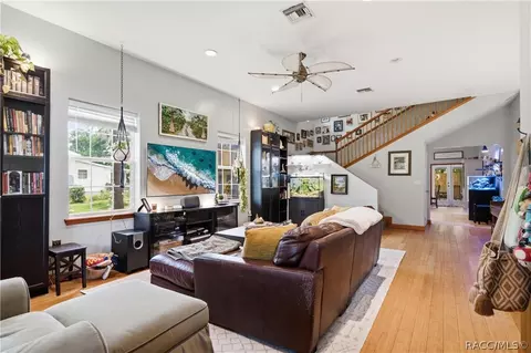 Living - 512 SE 9th St, Ocala, FL 34471 photo 1 of 5